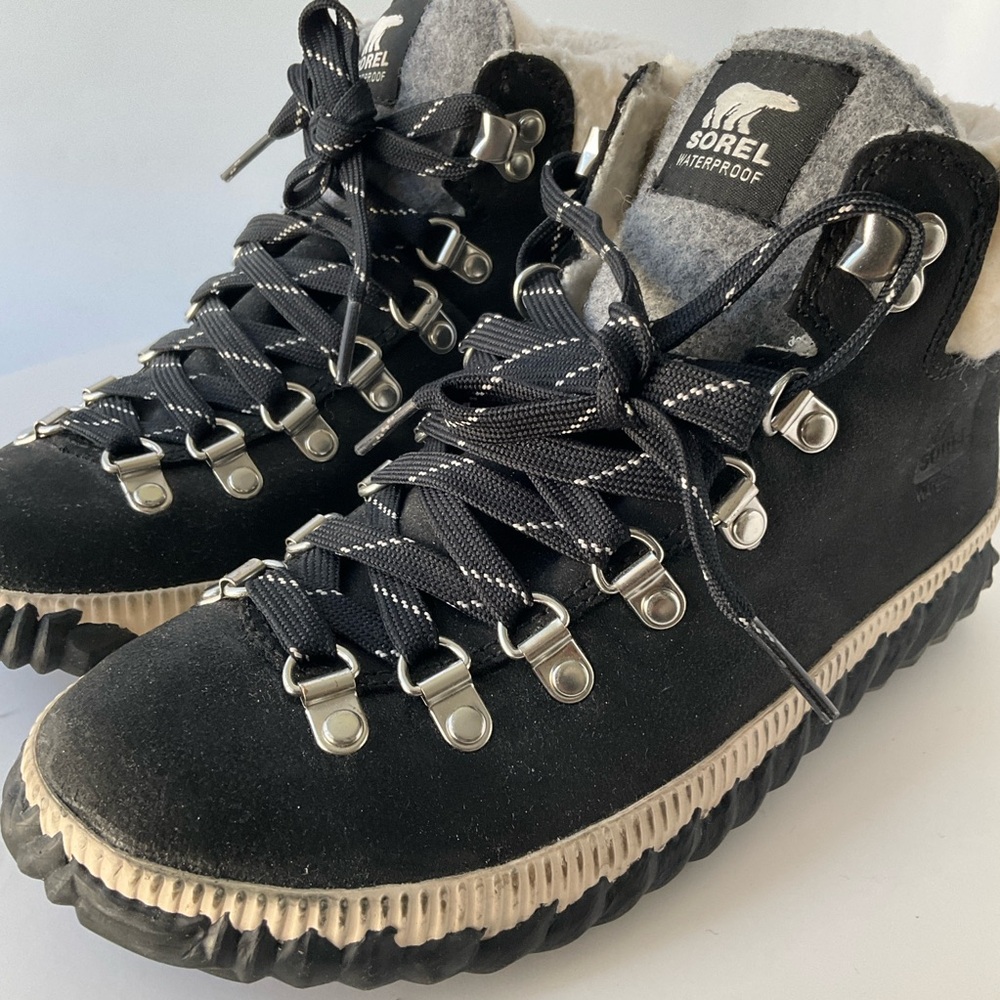 Sorel Black and Cream High-Top Footwear - Picture 4 of 13
